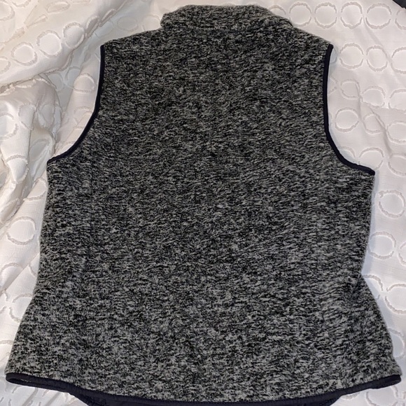 NWOT Abercrombie Vest - Picture 3 of 3
